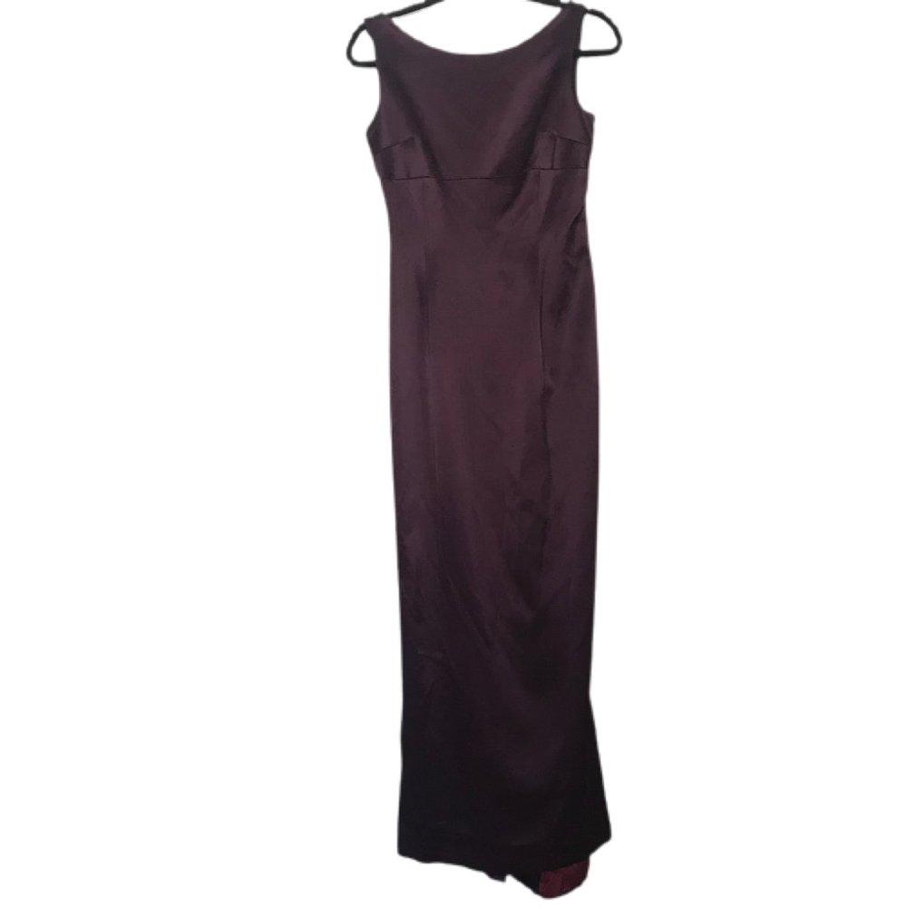 Tahari Women's Satin Burgundy Scoop Neck Lined Twist Draped Back Gown Size 6